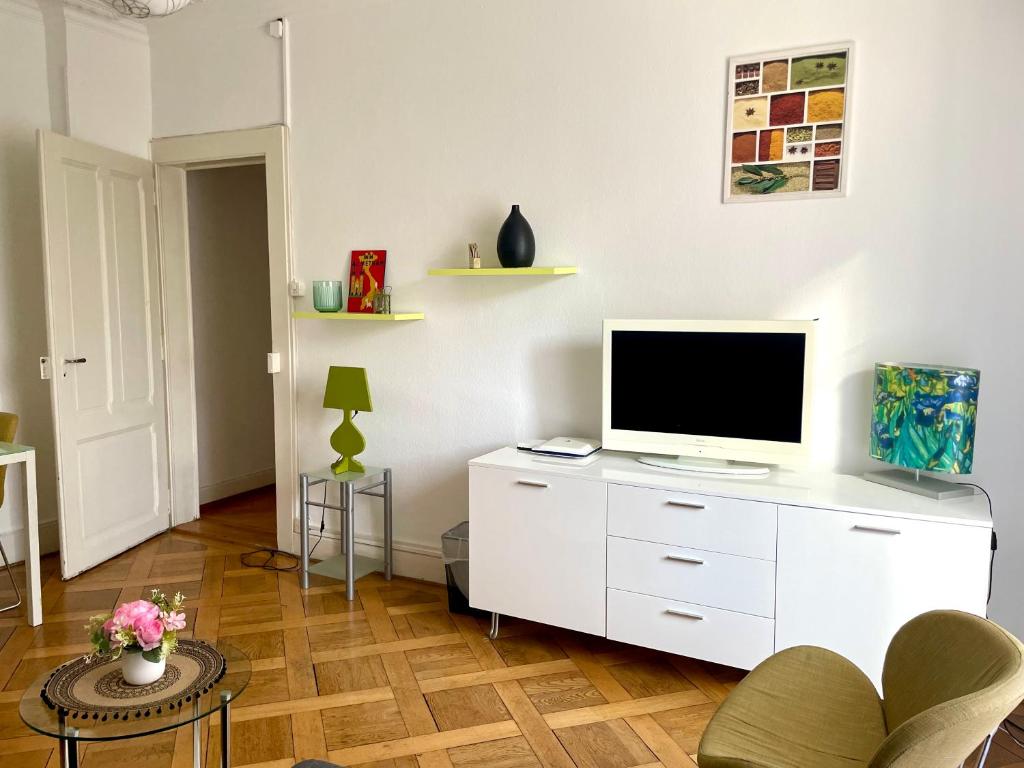 8 minutes walking from Lausanne Train station - 3