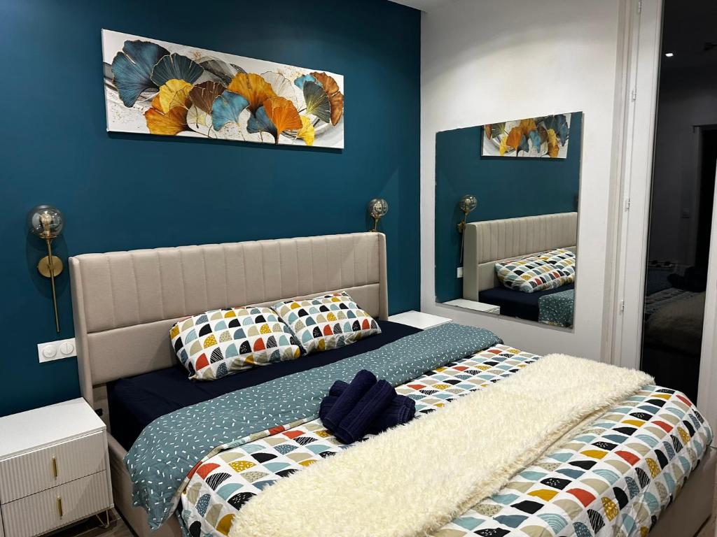 Chic Renovated Home - Nice Libération - Entire 2BR 2BA Apartment or Private Rooms with Private Bathrooms - AC and Garage on request - 4