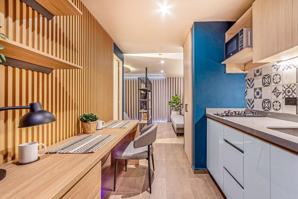 H201 I Luxury Loft I Central I Balcony With Views - 3