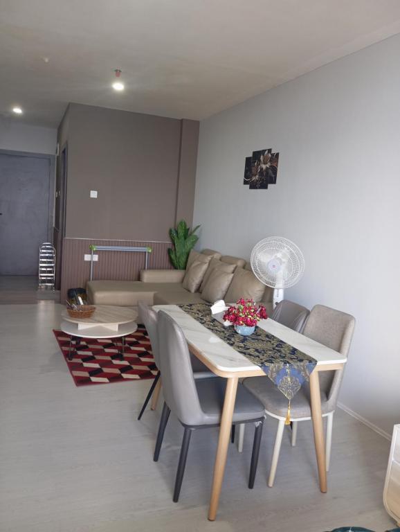 Zahra Formosa, studio 25-10, Jodoh