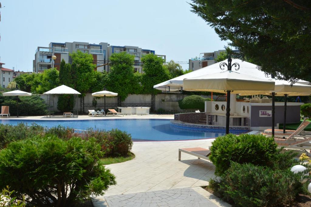 スイミングプール