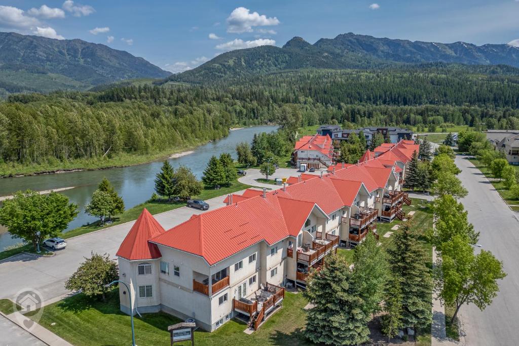 Riverside by StayIn, Fernie