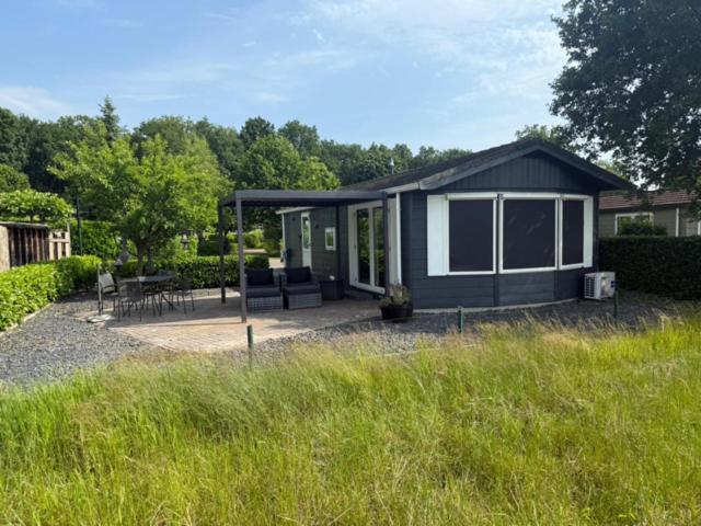 Luxe chalet met uniek vrij uitzicht op rustig park in Papenvoort DRENTHE, Papenvoort