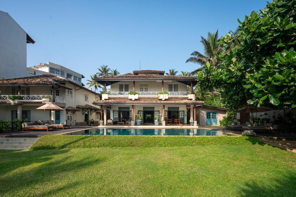 On The Rocks, Unawatuna