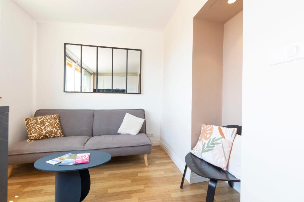 Vauban Stylish 1-Bedroom Apartment in Antibes City Center with AC - 3
