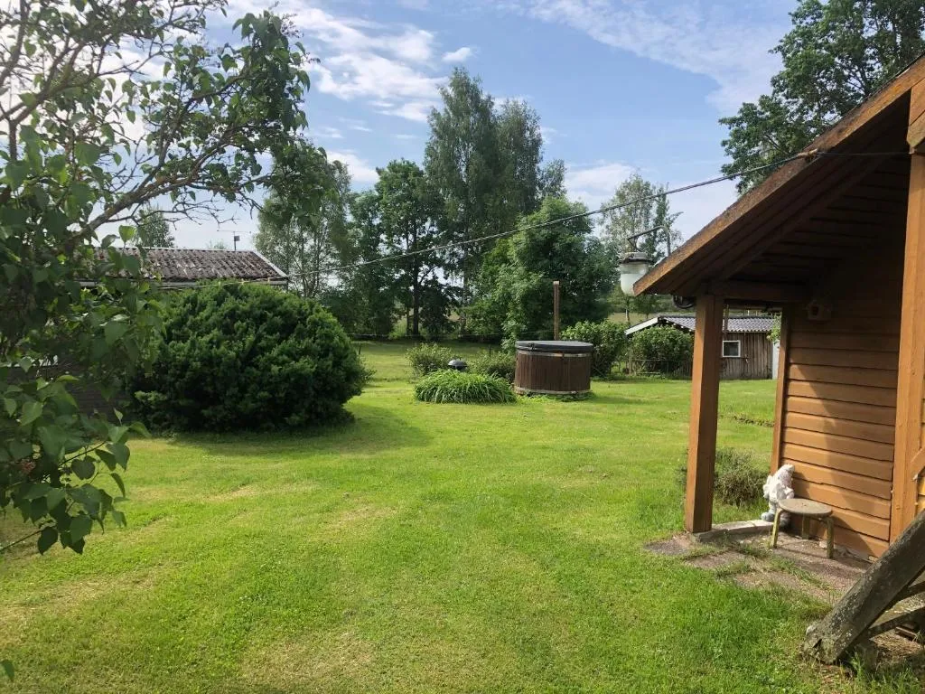 Vedru Puhketalu, hotel in Väike-Rakke
