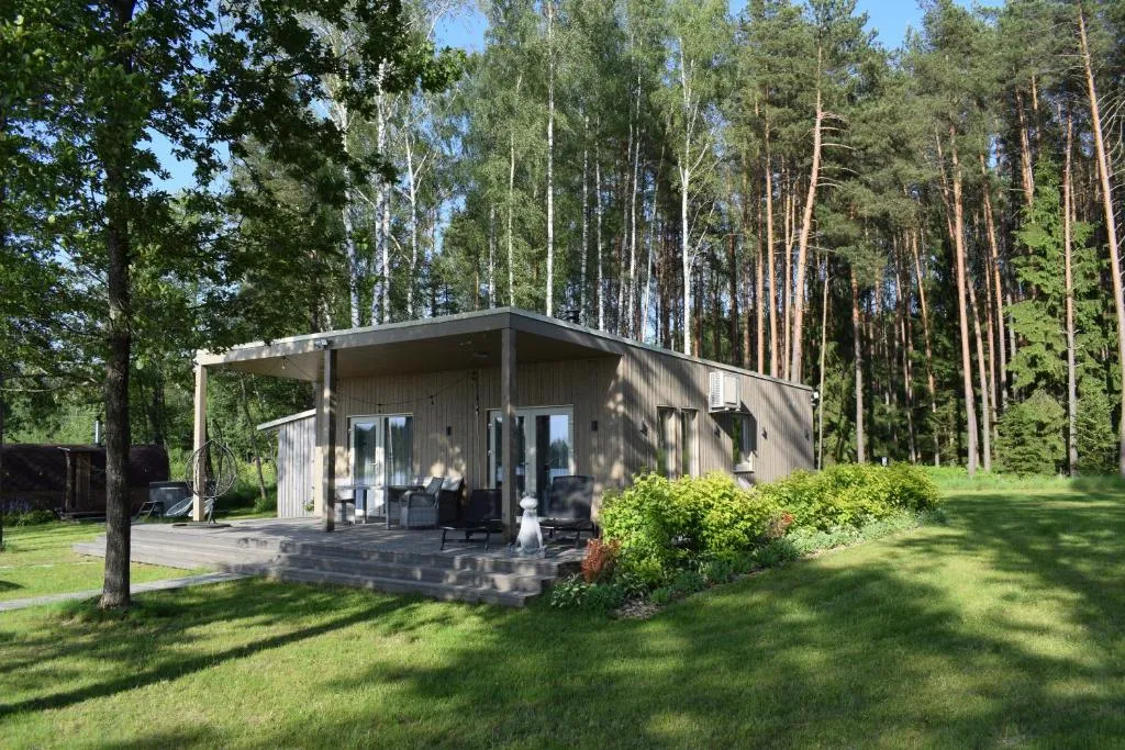 Mežmāja Spārītes, Hotel in Geraņimova