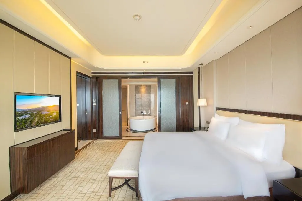 Junluxe Hotel Guangzhou Zengcheng-Free Shuttle Bus For Canton Fair，位于增城的酒店