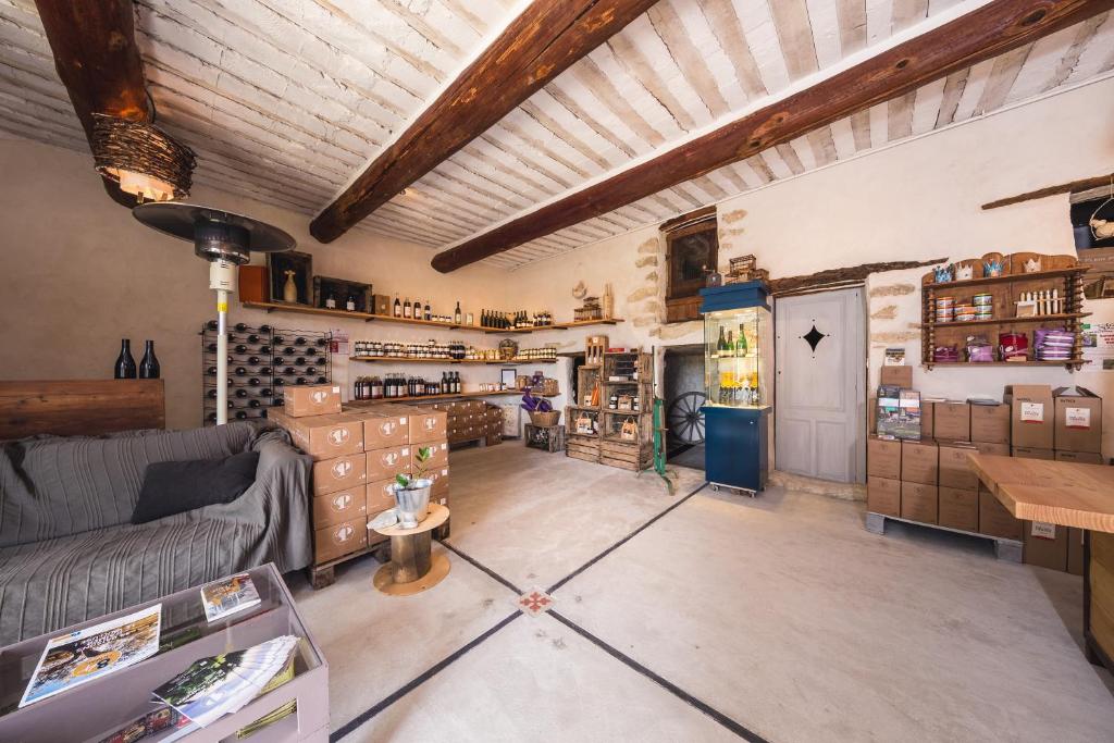 Le Mas de Plein Pagnier フロント・ロビー