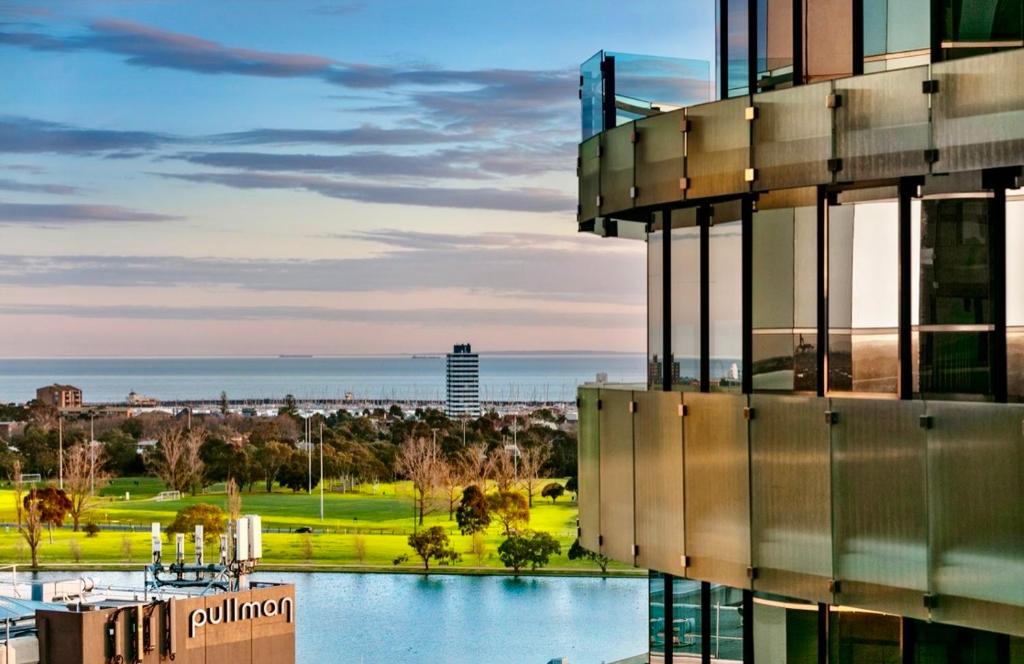 YVE 1401, views to the Bay & Beyond., Melbourne