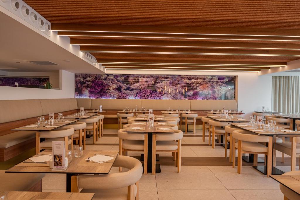 Hotel Bahia del Sol — Restaurant & bars in Santa Ponca, Balearic Islands
