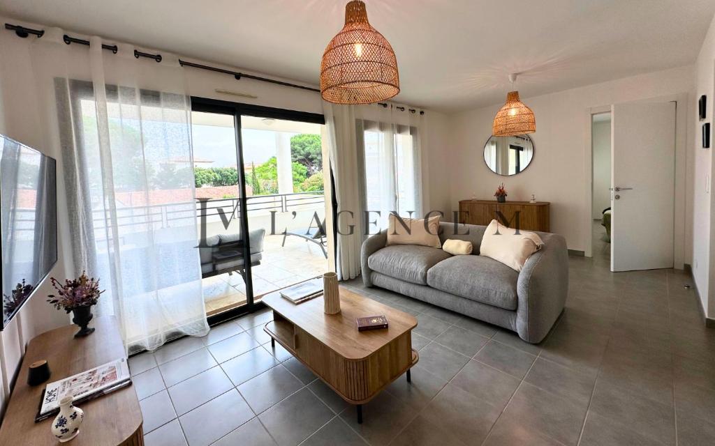 Appartement Petru - Spacieux, climatisé, grandes terrasses & parking, plage 200m - 2