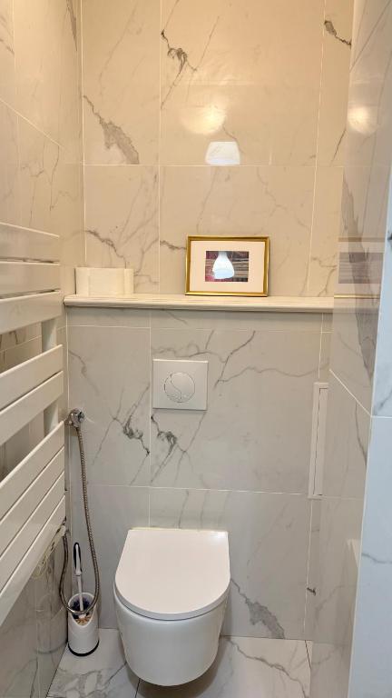 Central Champs Élysée - High Luxury 2 Bedroom Apartment - 3