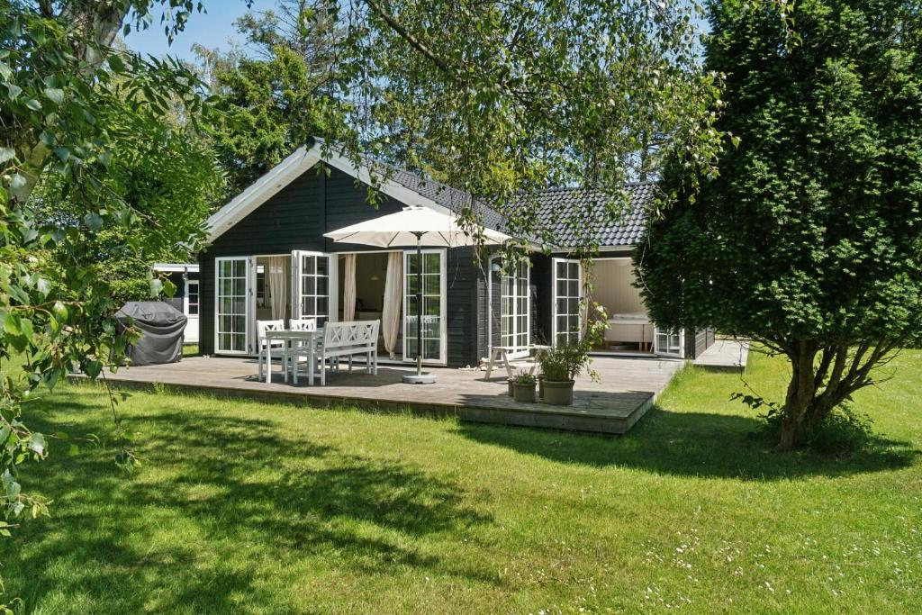 Wooden House With Relaxing Atmosphere, Yderby