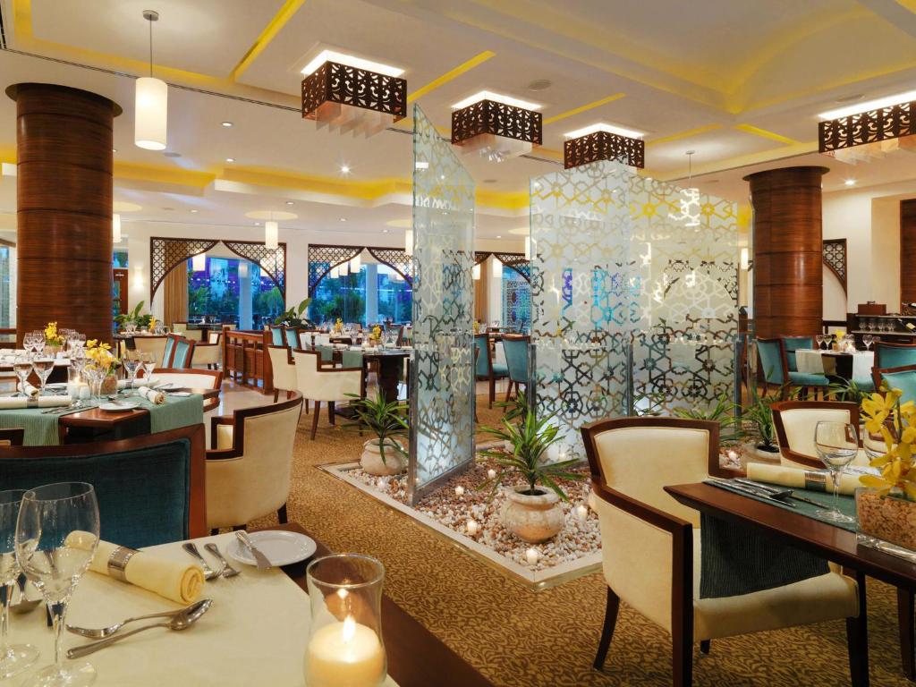 Restaurant, Sheraton Dreamland Hotel and Conference Center in Giza