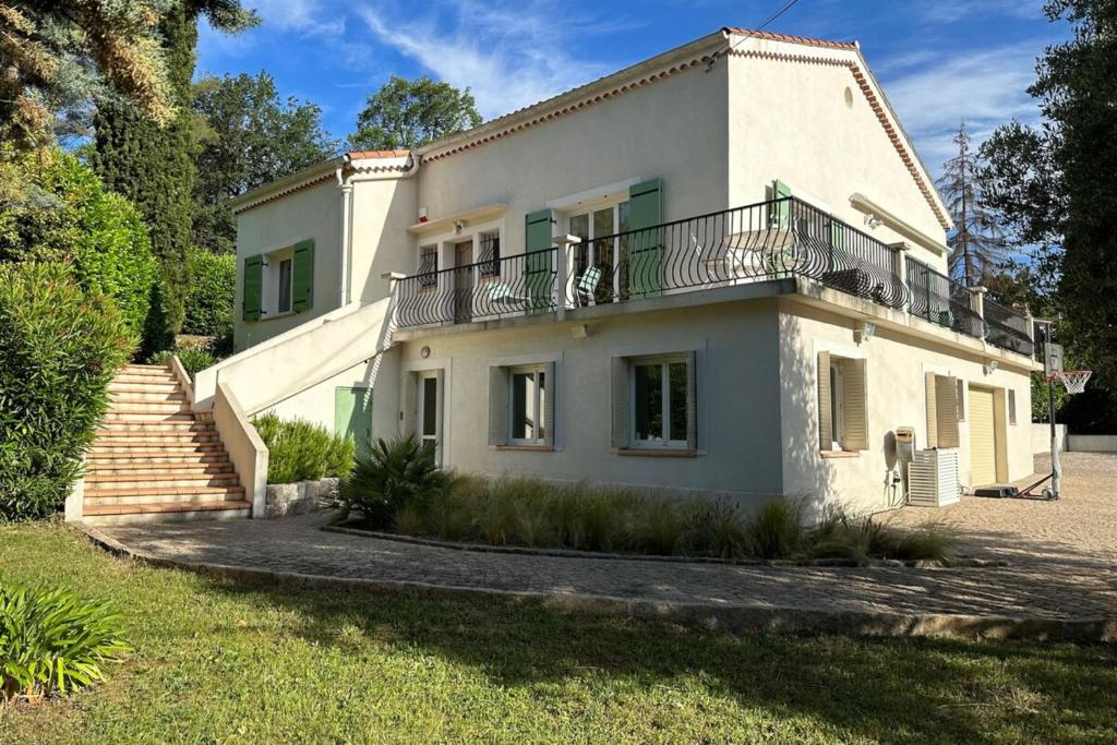 Belle et spacieuse villa - piscine - jardin - 2