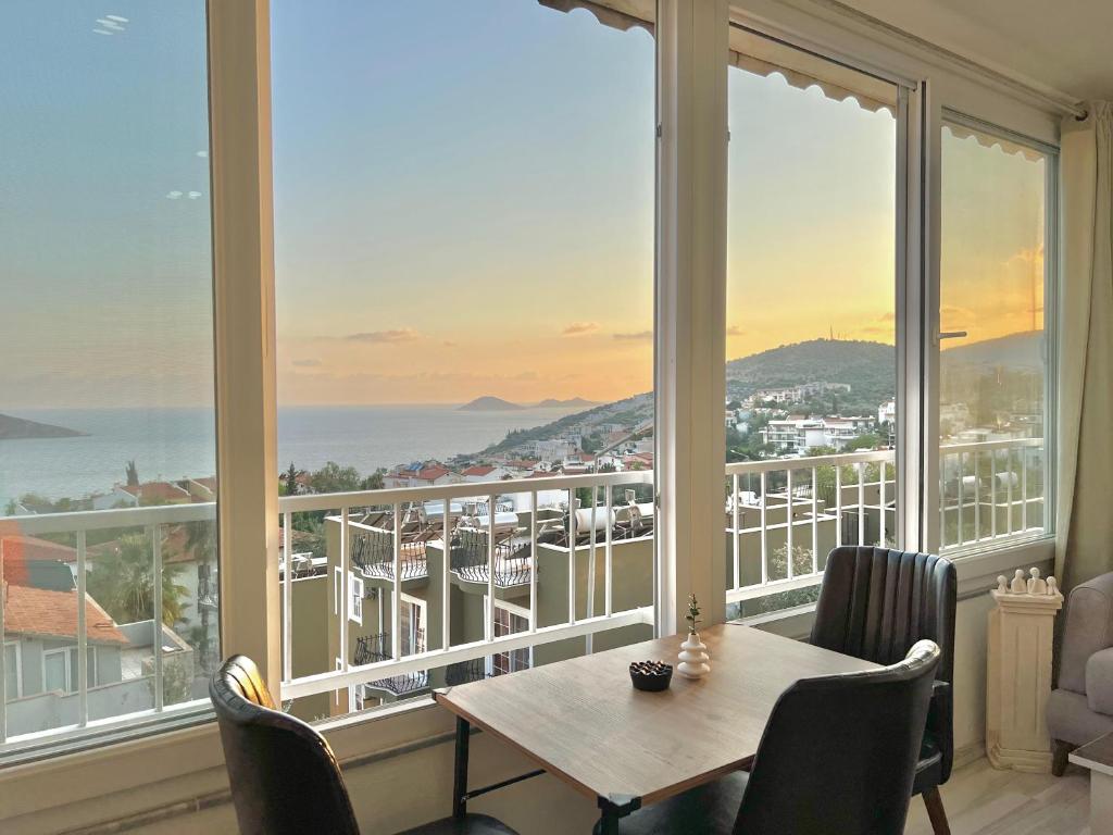 Rooftop Apart with Sea View in Kalkan Center, Kaş