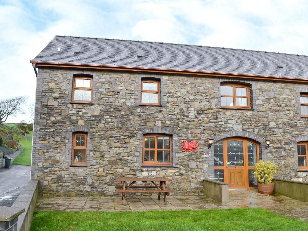 4 Pengraig Draw, Llanychaiarn