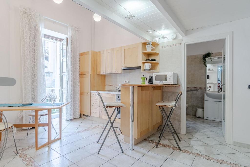 GuestHost - Piazza San Carlo Comfy Studio x4 - 3