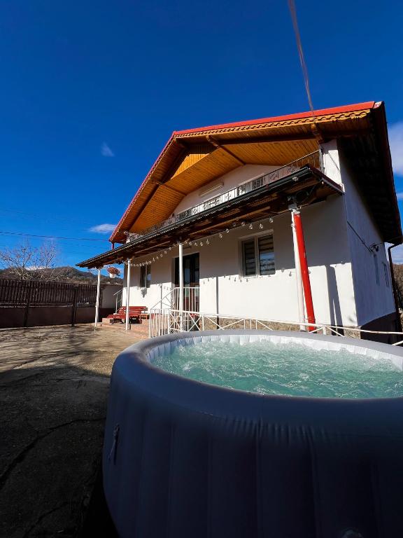 Casa NIB Calimanesti, Călimăneşti