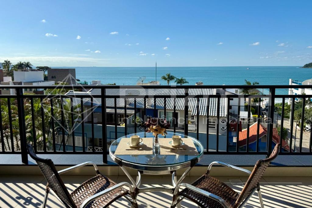 401 Bl 02 - WaldGarten Bombinhas - 50 m do Mar - Condomínio de Alto Padrão - Piscina - Academia - Salão de jogos, Bombinhas