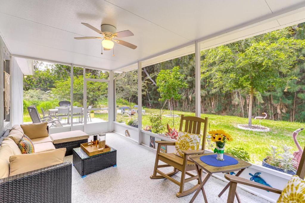 3 Mi to Dtwn Sebastian Home with Furnished Patio!, Sebastian