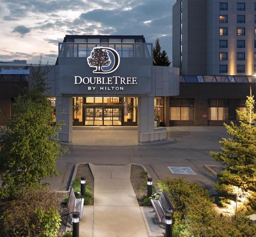 DoubleTree by Hilton West Edmonton, Edmonton