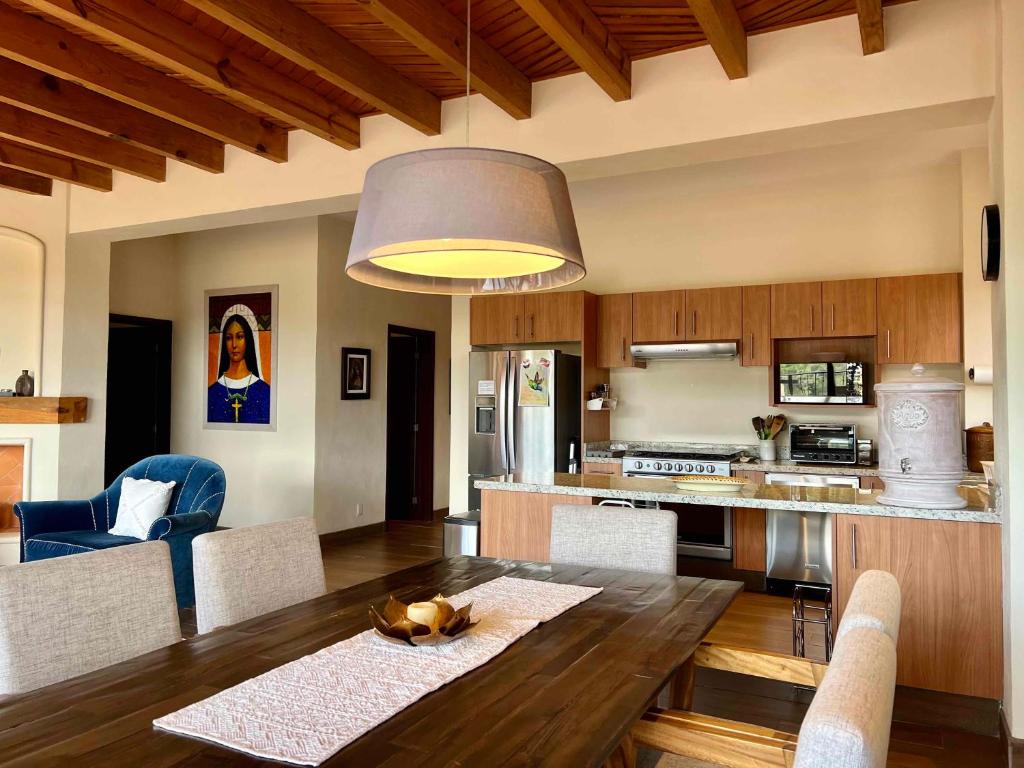 Elegant 3BR Condo 5 Star Amenities near Centro - 3