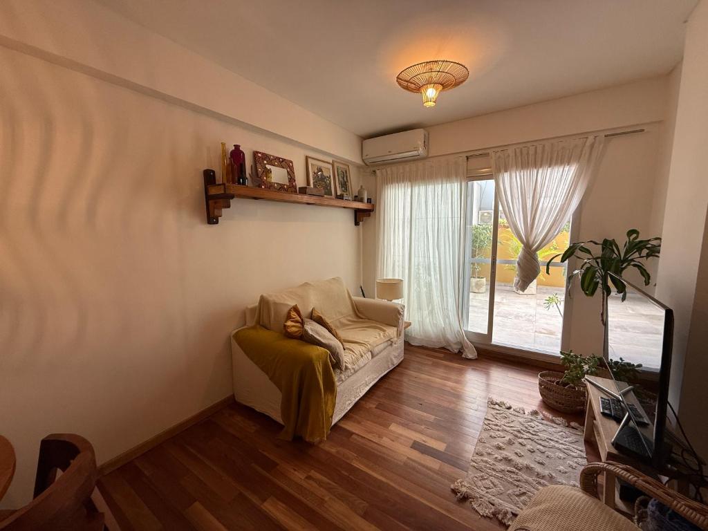 Luminoso 2 amb. con terraza exclusiva en primer piso - 2