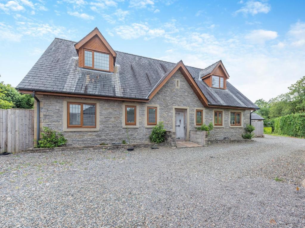 Ty Afon Jay, Glanamman