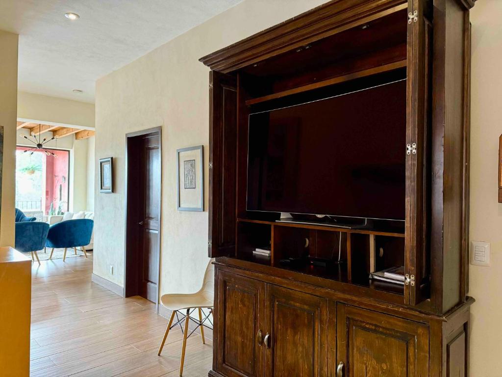 Elegant 3BR Condo 5 Star Amenities near Centro - 2