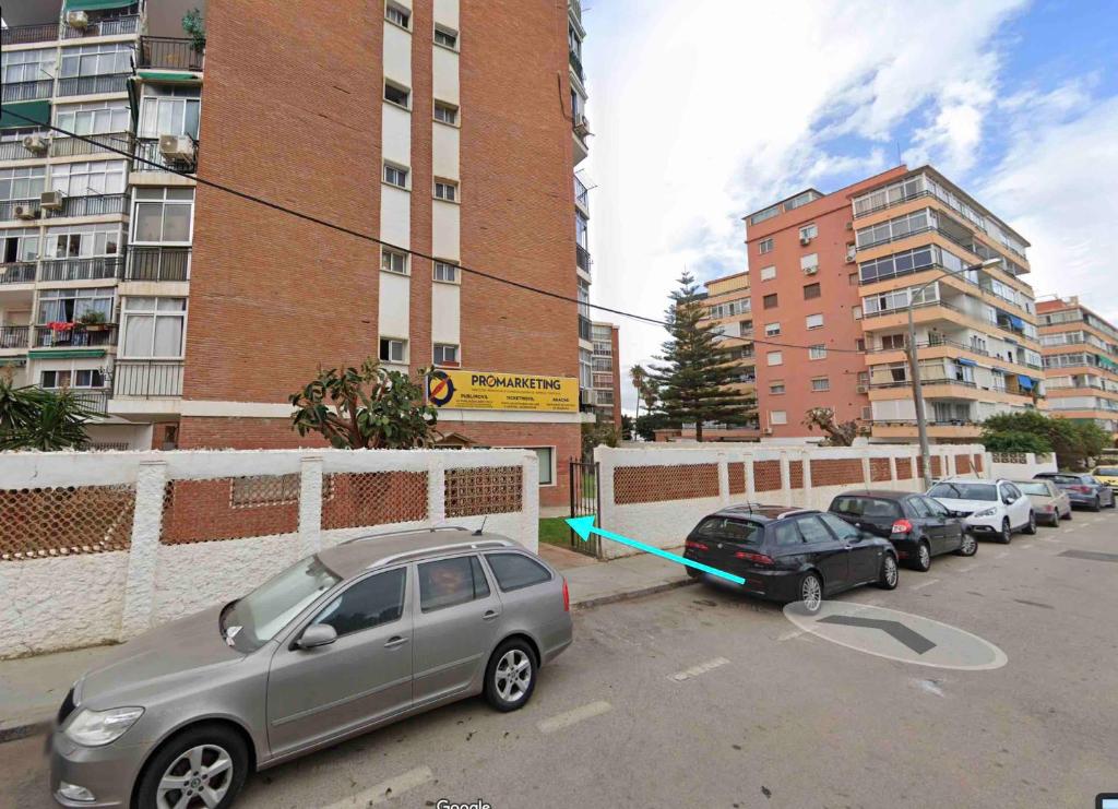 Apartamento reformado familiar, piscina y centro - 2