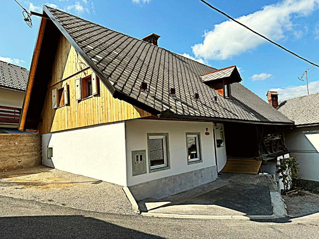 Apartma Pr'Komarjo, Zgornje Gorje