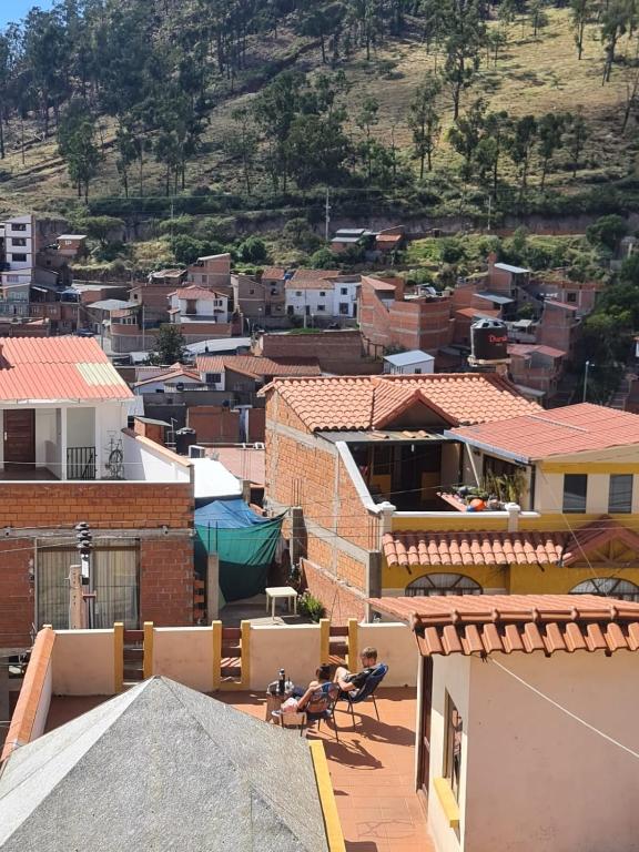 Casita entre los cerros - 1