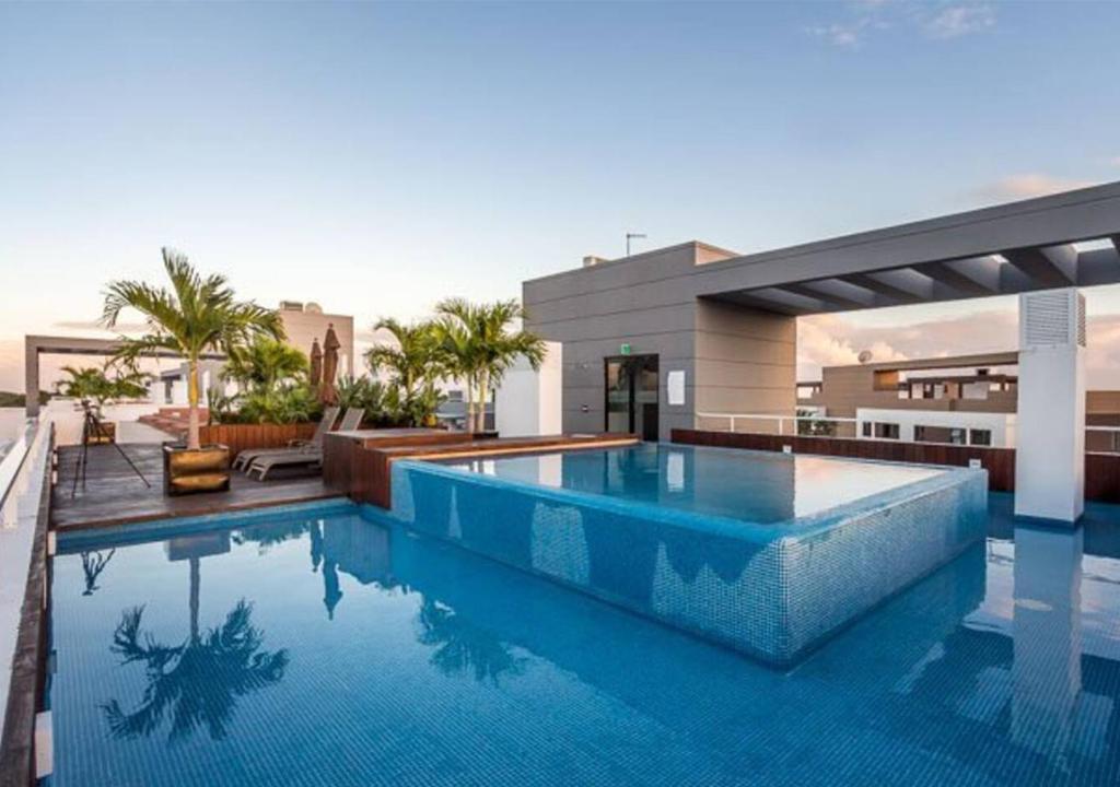 Corasol Condo with Rooftop Pools, Beach Club Access & Private Terrace - 3
