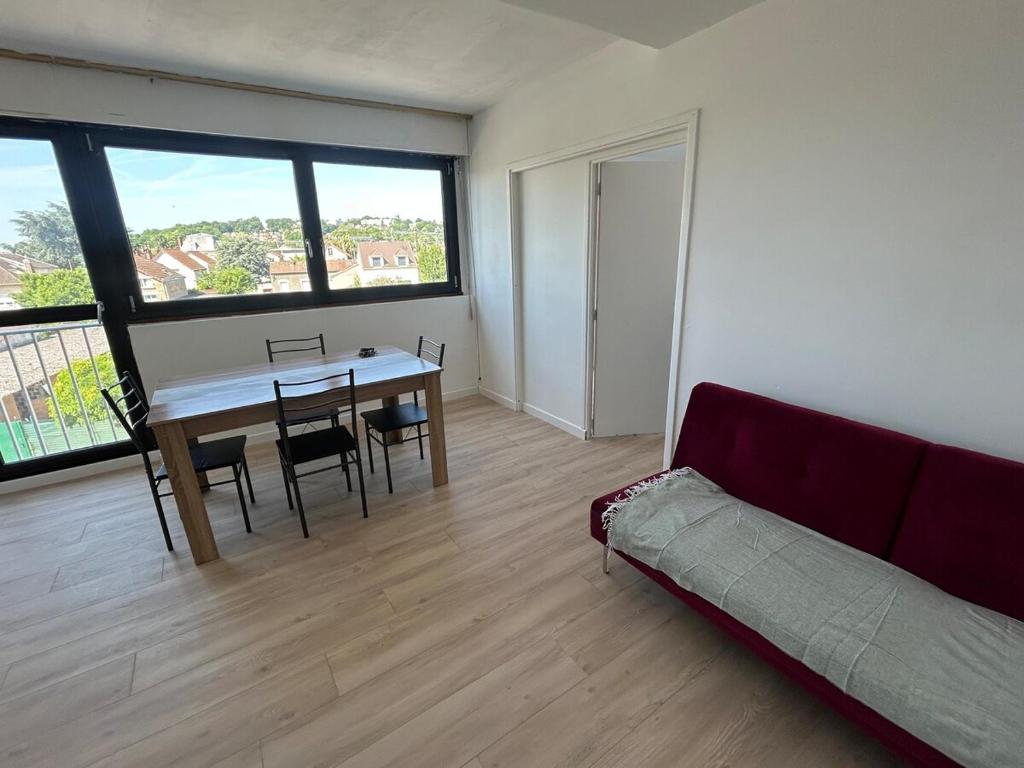 Apartment 8 min Orly, 2 min RER, bus direct Orly, Ablon-sur-Seine