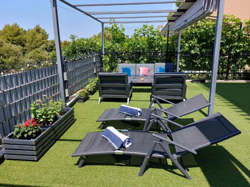 My Adriatic Suite with private garden and garage, Šibenik