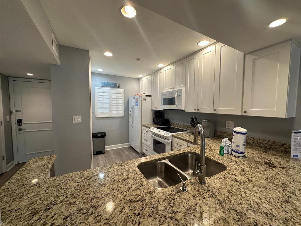 Siesta Dunes 1-208 by Siesta Dunes, Sarasota