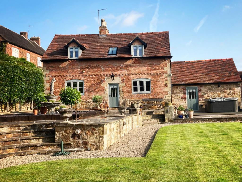 New Elms Farmhouse, Derby