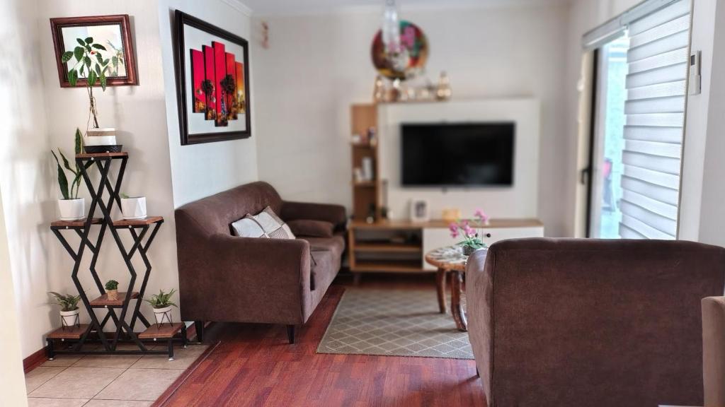 Casa Amoblada a pasos de Aeropuerto - 2