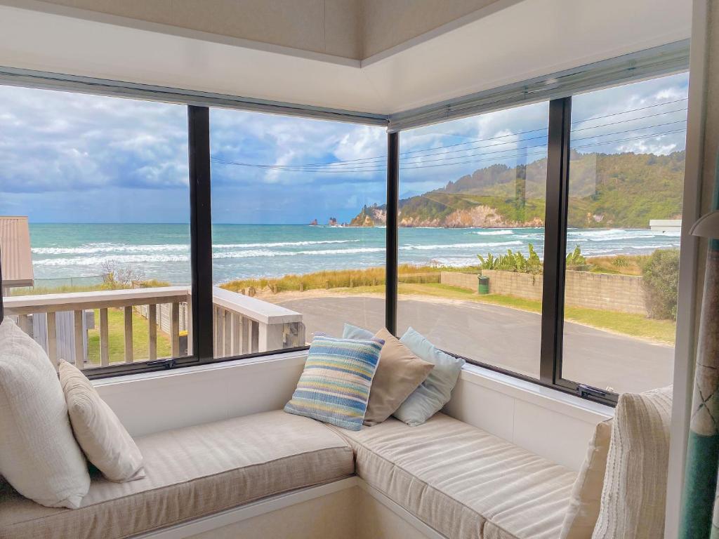 HINE110 - Whangamata by the Beach, Whangamata