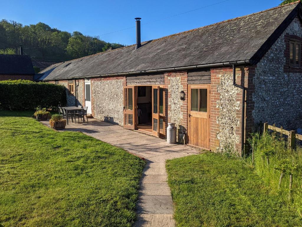 The Dairy - 17321, Compton