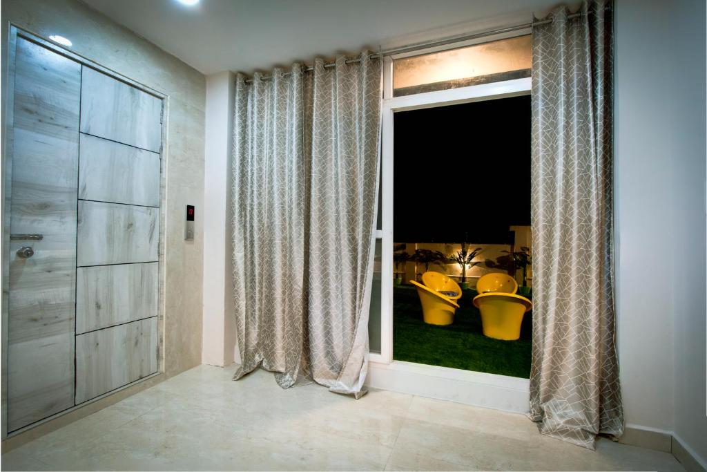 The Sunbird, Kondapur