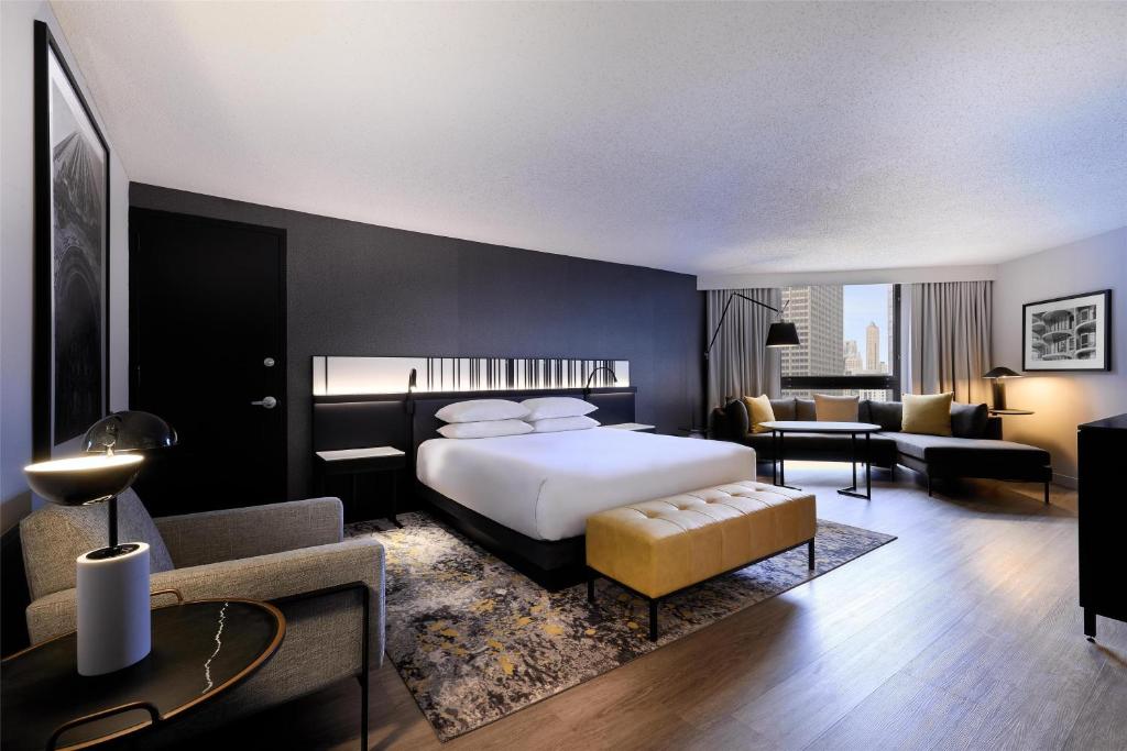ไฮแอทรีเจนซี ชิคาโก (Hyatt Regency Chicago)