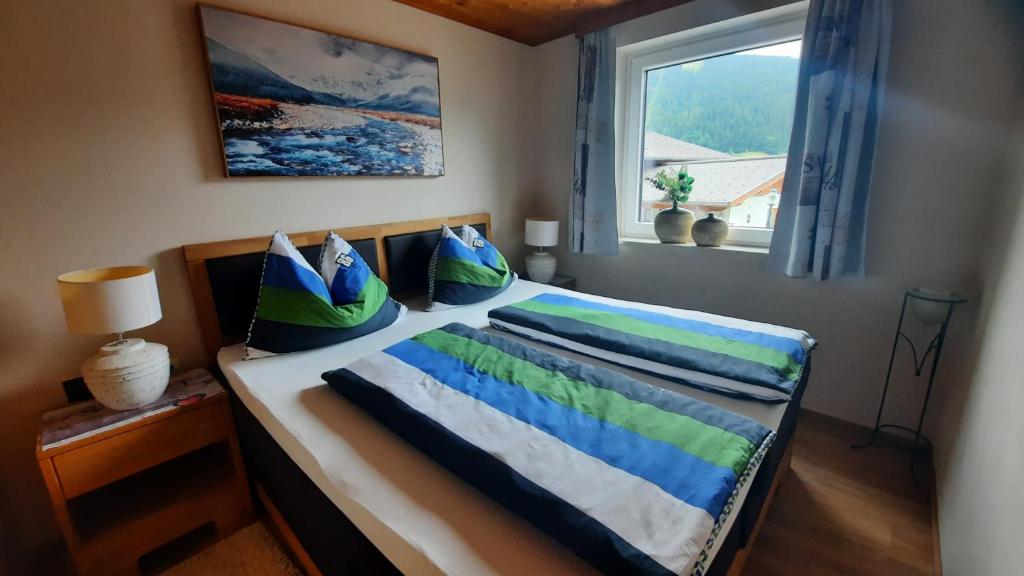 Mountainview Appartement mit Balkon und Carport - 3