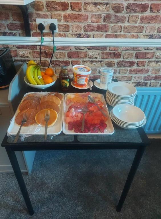 Food and beverages, Lea Hurst B & B in Bournemouth