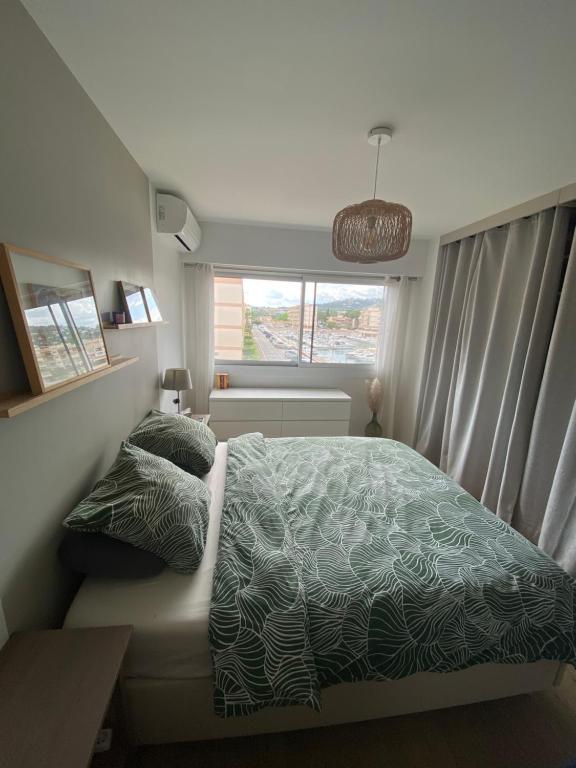 Location appartement Mandelieu, piscines privées, garage, proche des plages - 5