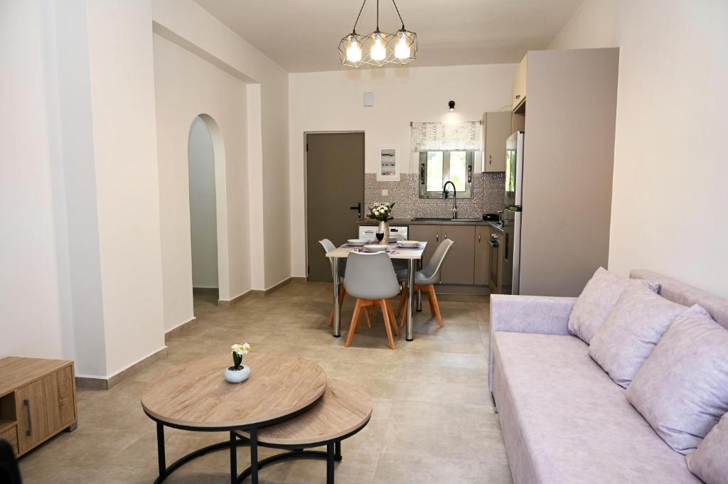 EVDOKIAS Apt,brand new 2025 modern Apt in the center of Alikanas, Alikanas