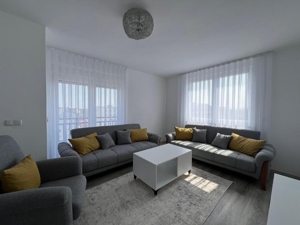 Bright and Comfy, Kosovo Polje