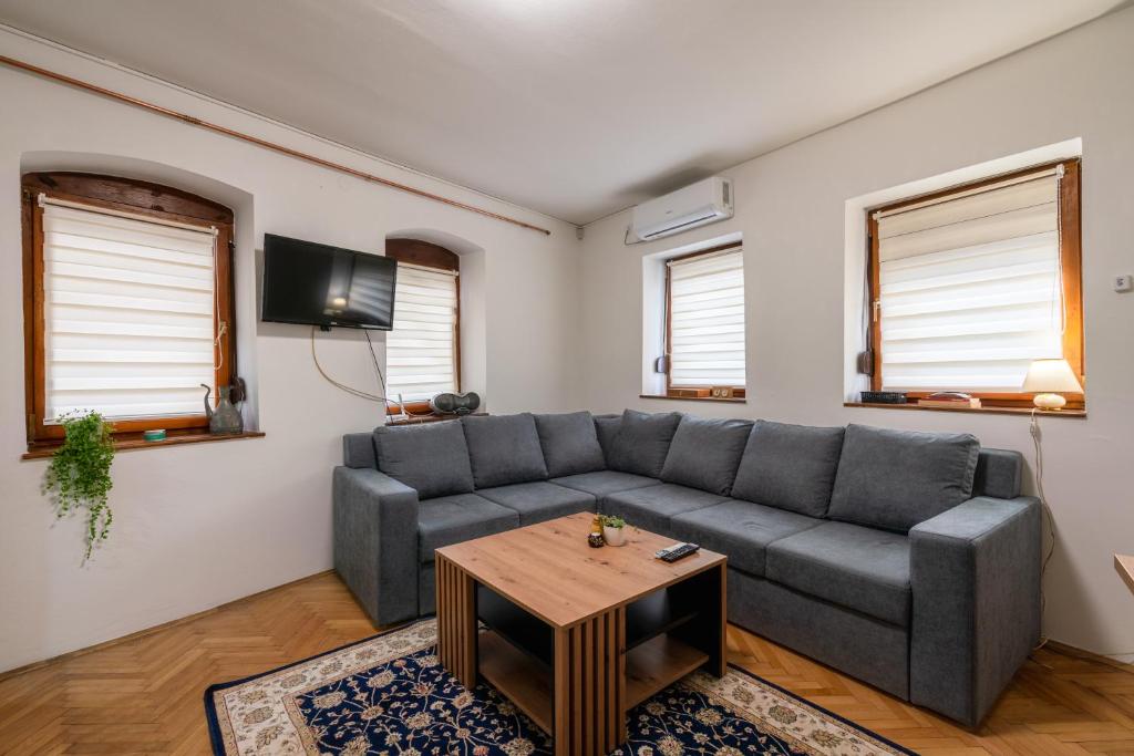 Quiet Apartments with FREE PARKING - 3